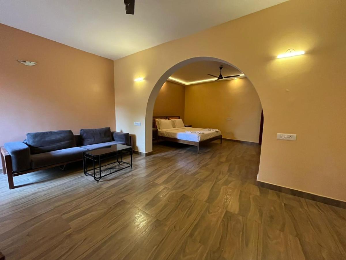 Rococco Ashvem Hotel Mandrem Buitenkant foto
